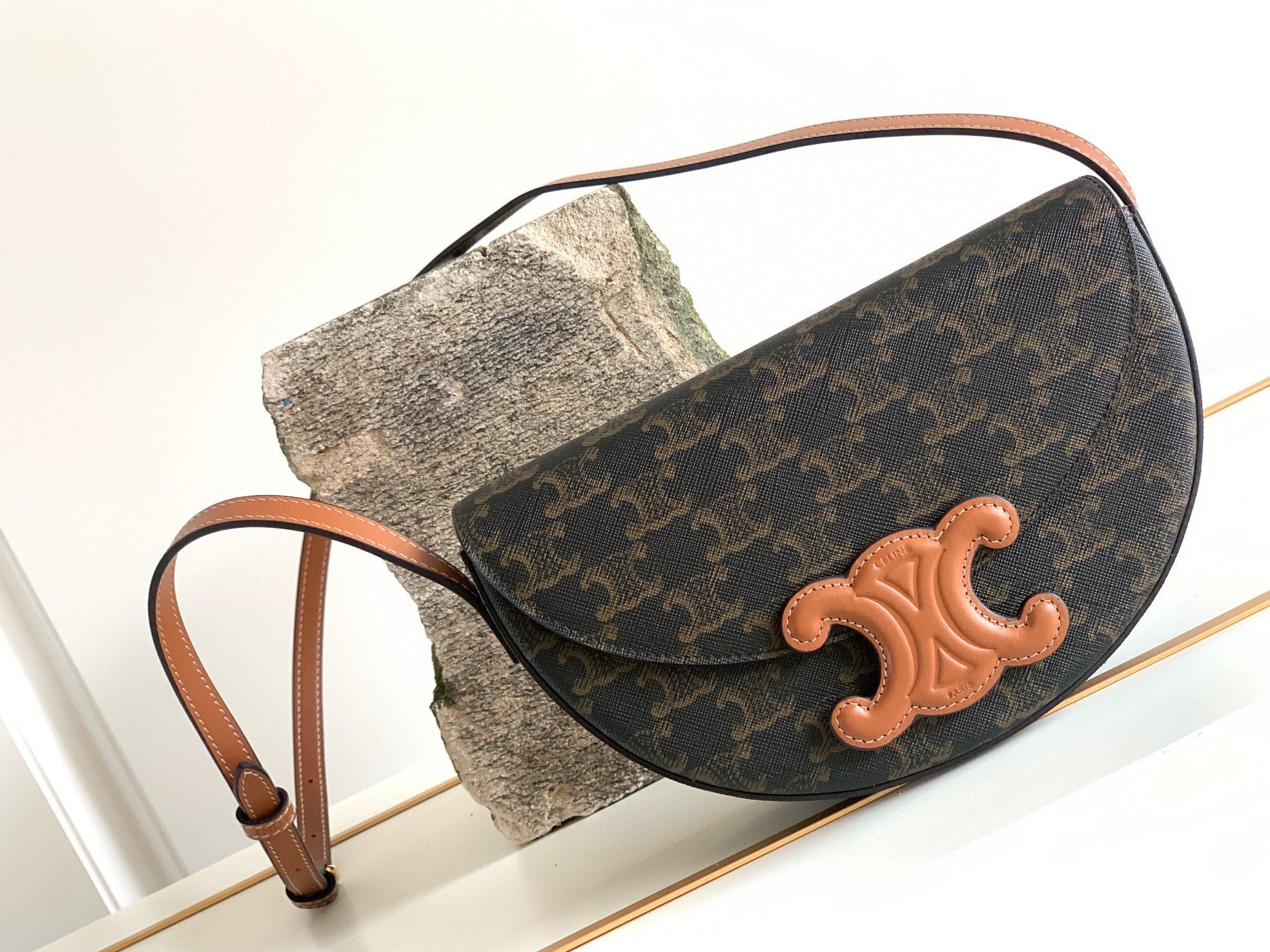 Ce-line bag size 2313.56cm