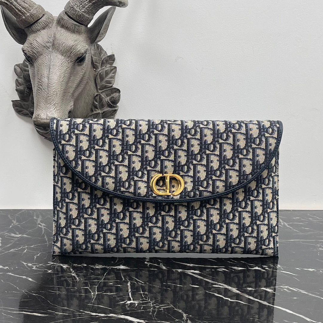D-bag size 30*18.2*2cm