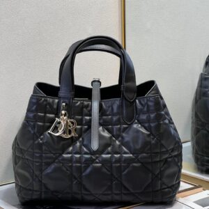 D-i-o-r bag size 28.5*19*21cm and 23*15*15cm