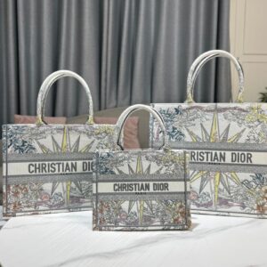D-i-o-r bag size 41.5*35*17.5cm 26.5*21*14cm and 36*27.5*16.5cm