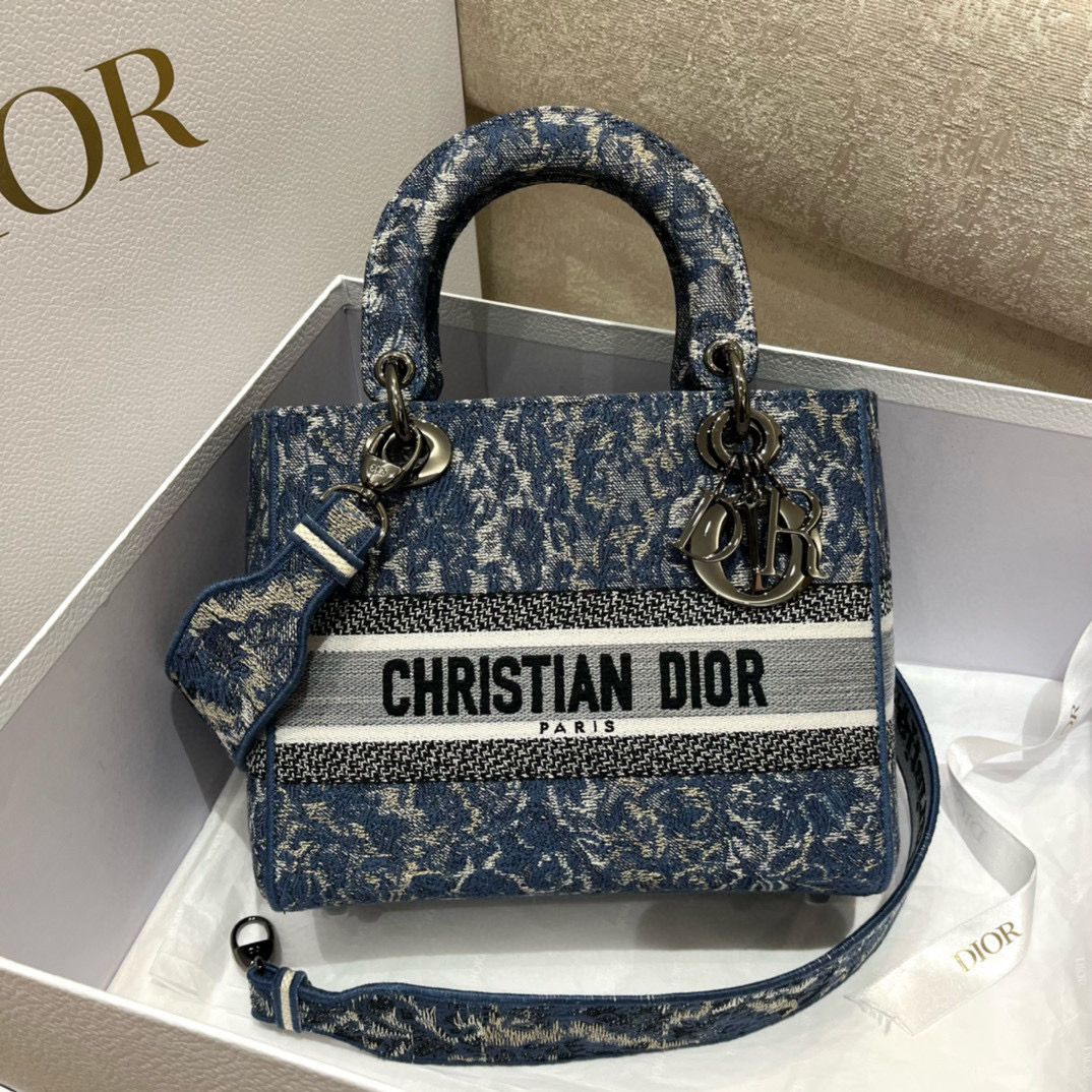 Di--or bag size 24*11*20cm