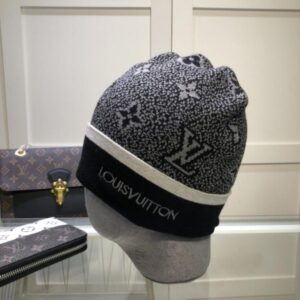 LOUIS VUITTON BEANIE BLACK & WHITE