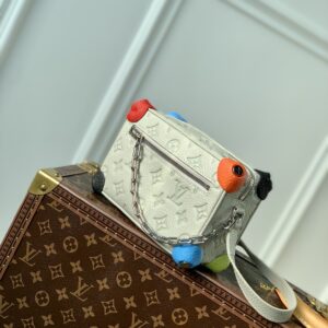 LV (179)