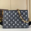 LV (38)
