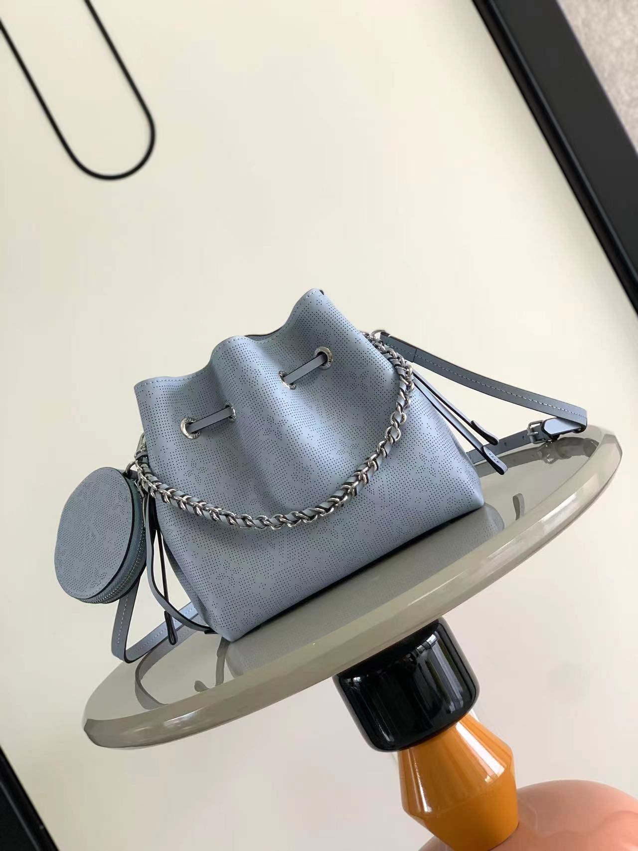 LV(6)