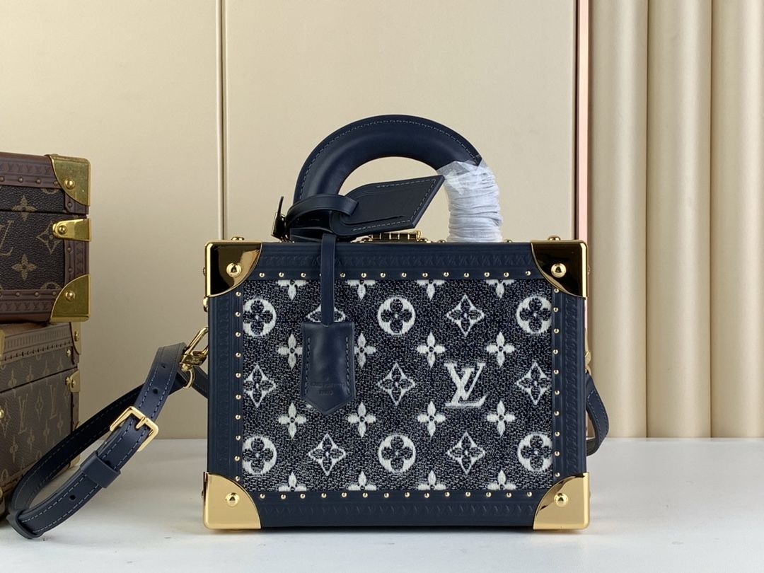 LV (6)