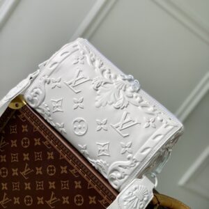 LV (77)