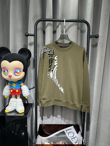 LV sweatshirt