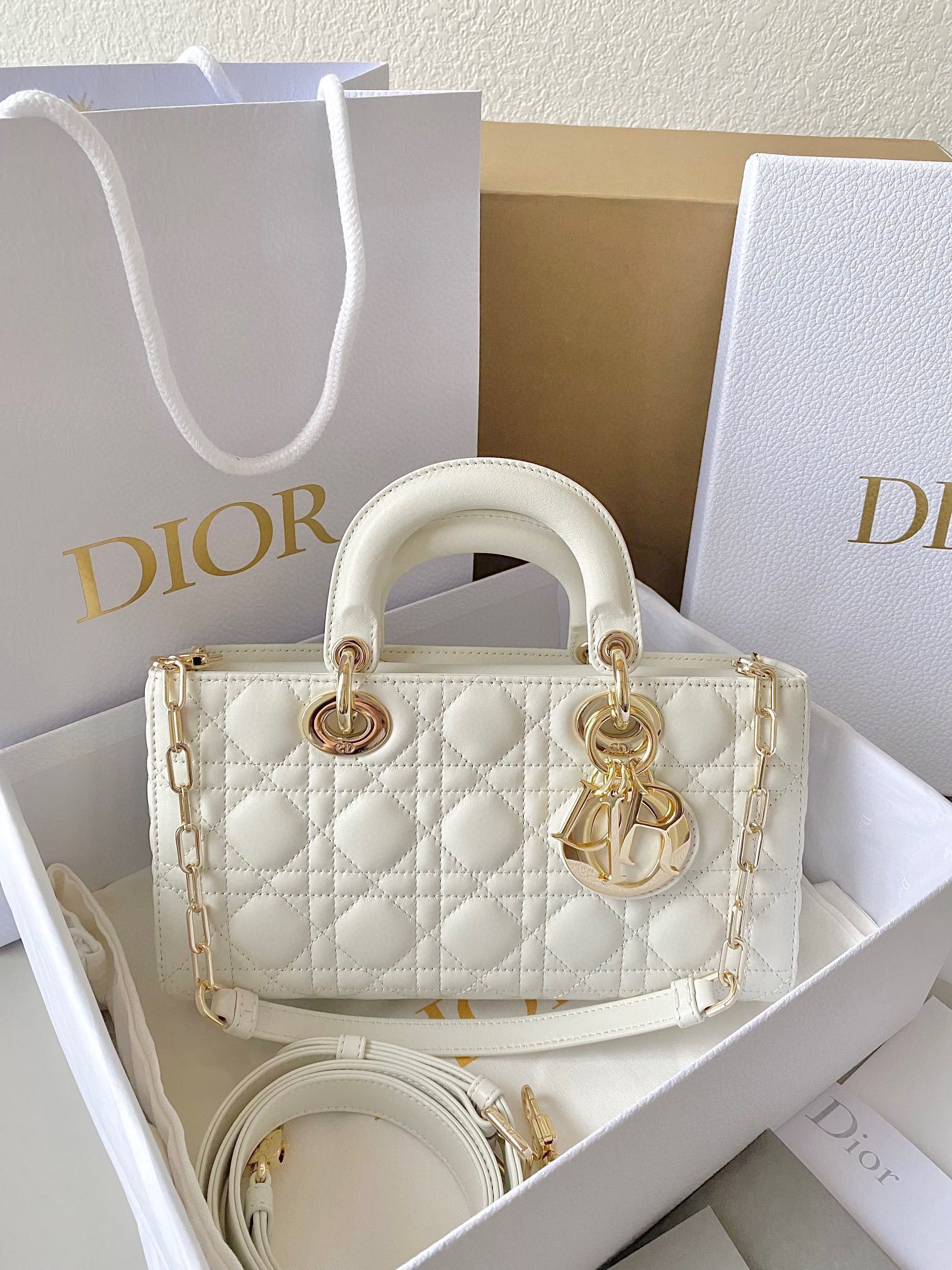 Top quality di-or bag size 26*13.5*5cm